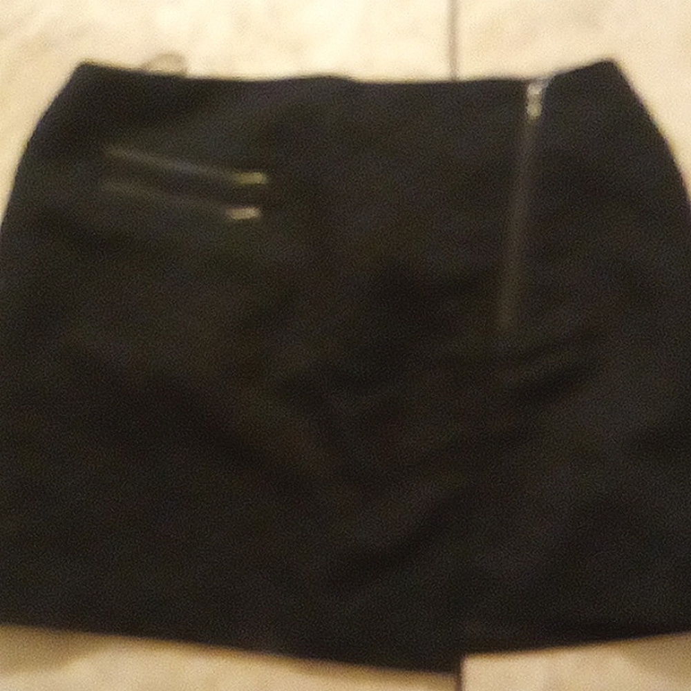 Forever 21 black mini skirt
